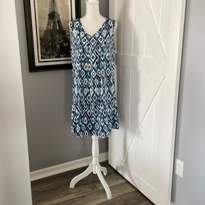 Women’s slip-over lightweight dress.